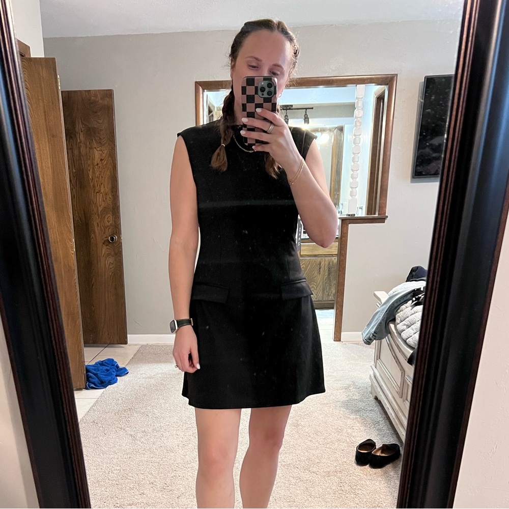 Black Sleeveless Mini Dress size Medium